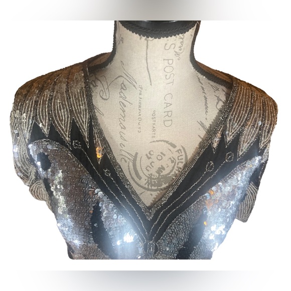 Vintage butterfly sequin top - Picture 4 of 9
